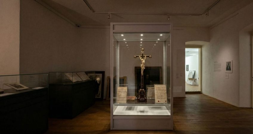 Moduláris vitrinek - Salgó polcrendszer